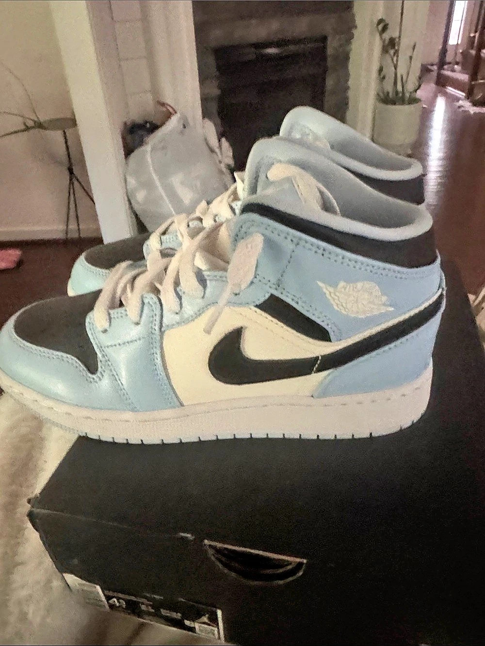 Jordan Air Jordan 1 Mid (GS) ) Sneakers Blue & Black boys US 4.5